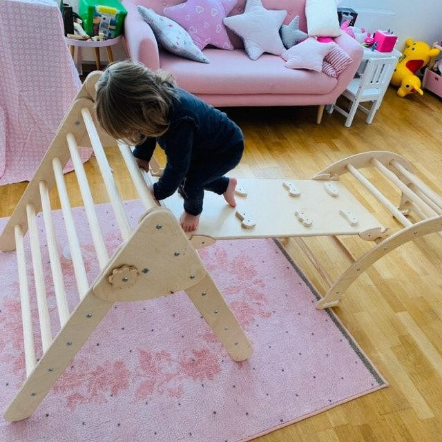 Montessori Play for Toddlers: How It Helps Them Overcome Fear and Build Confidence